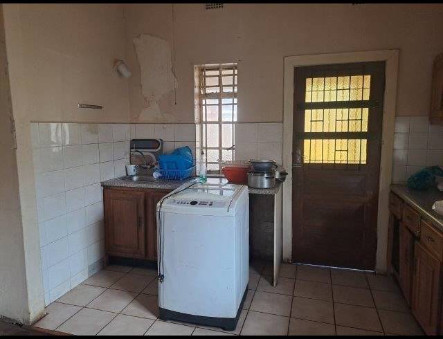 3 BEDROOM HOUSE FOR SALE IN KENSINGTON